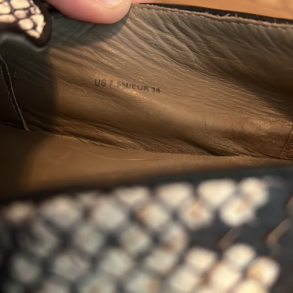 VINCE Snake Embossed Blair Slip On Sneakers Size 7.5 - Picture 7 of 7